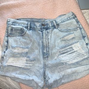 American Eagle Mom Jean Style Shorts Distressed